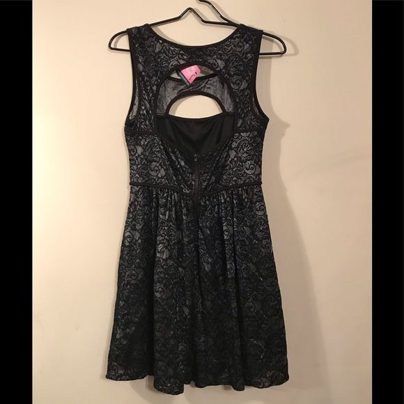 Two Chic Blvd 11 Cecico Dress, NWT - Picture 3 of 7